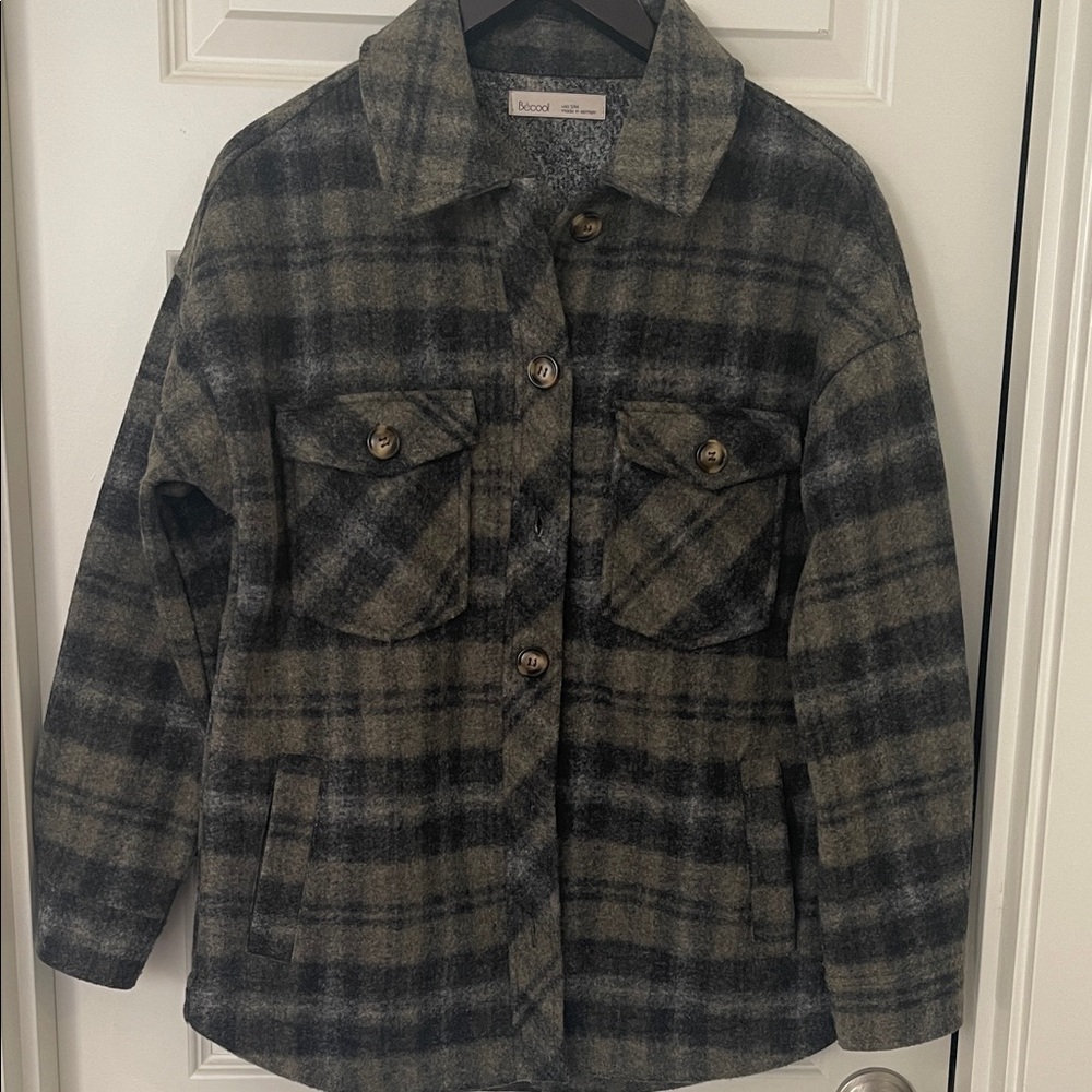 Women's Black and Gray Plaid Shacket Jacket